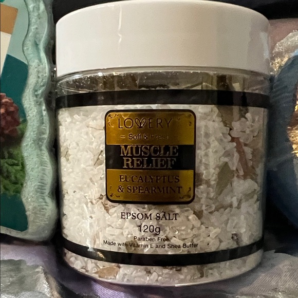 Assorted Bath and Body Set with Tree Ornament-NWT - Picture 5 of 6